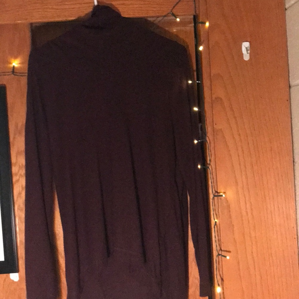 Burgundy-turtleneck long-sleeve shirt